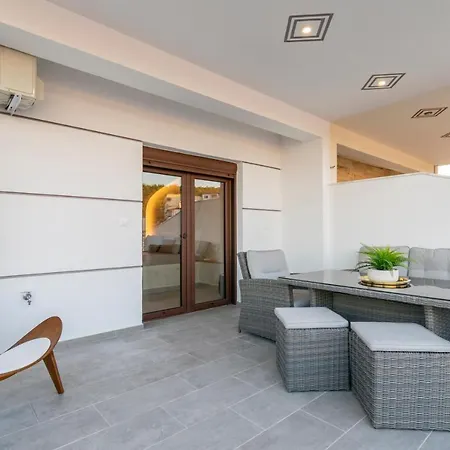 Iosif Apartment Néos Marmarás